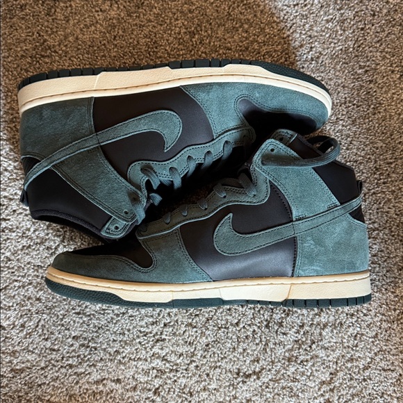 Men’s Nike Dunk High Retro PRM - Picture 6 of 8
